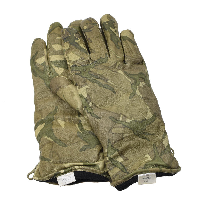 COMPAGGIO DI MILITAMENTO MILITARI BRITENTIONE CHIETTI TATTICHE MTP CAMUFFAGE MTP isolati