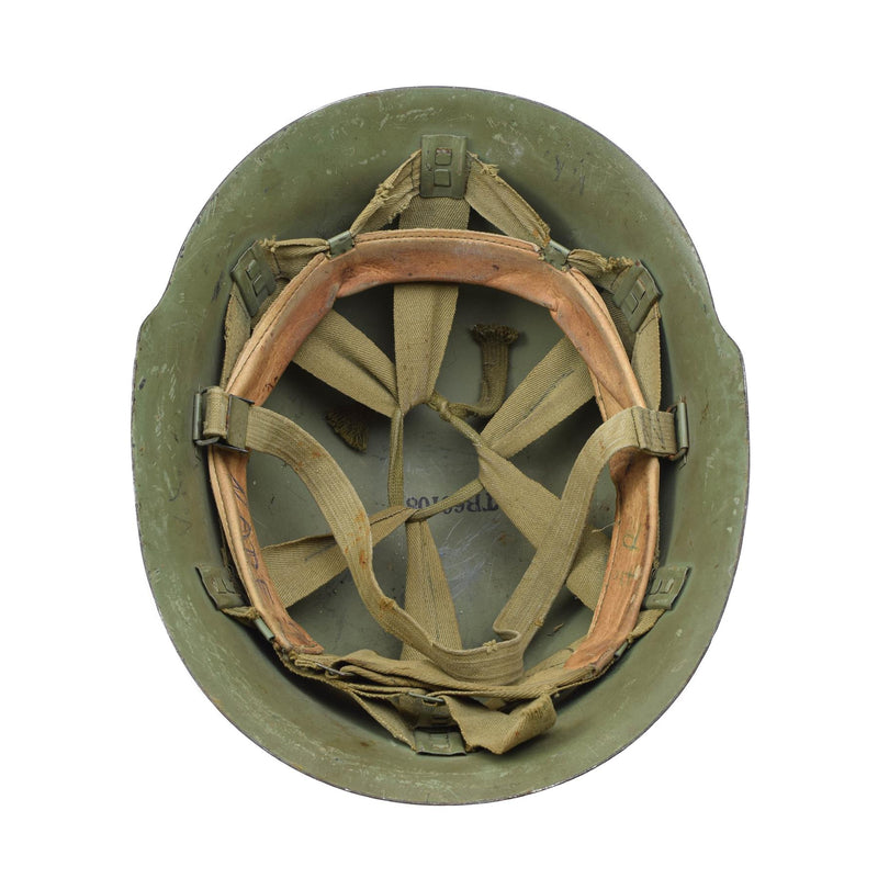 Casco in acciaio tattico serbo originale con oliva chinstrap di cambio da combattimento di rivestimento