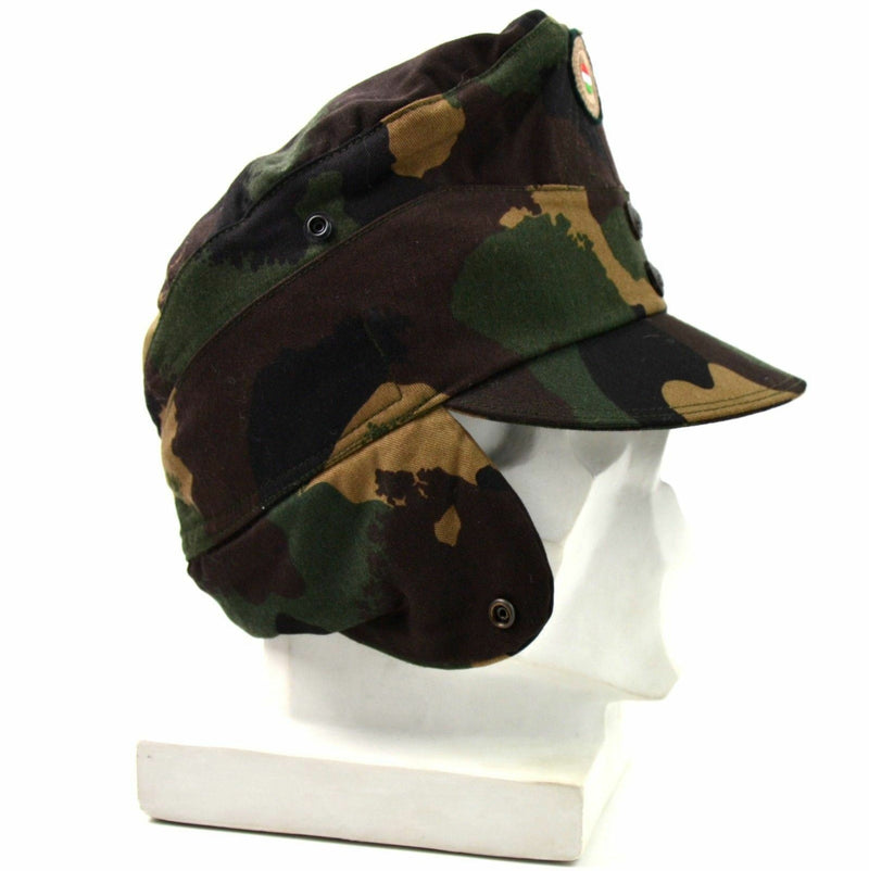 Cappello da campo militare del Cappuccio invernale mimetico ungherese con badge a colori NUOVO