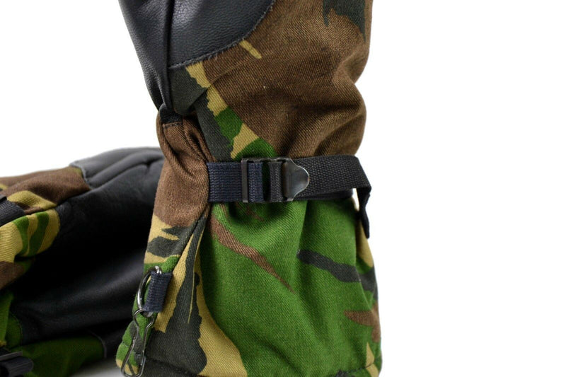 Original Dutch Army DPM Woodland Camo Mittens. Guanti militari olandesi