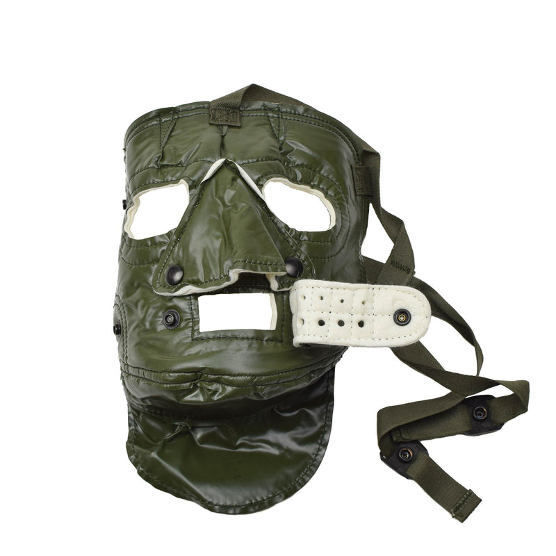 Nuova maschera per il viso per il freddo dell'esercito americano. Maschera militare spaventosa inquietante. Maschera americana verde