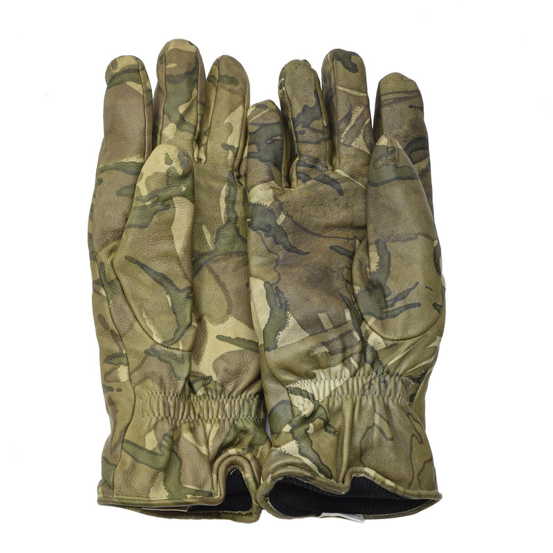 COMPAGGIO DI MILITAMENTO MILITARI BRITENTIONE CHIETTI TATTICHE MTP CAMUFFAGE MTP isolati