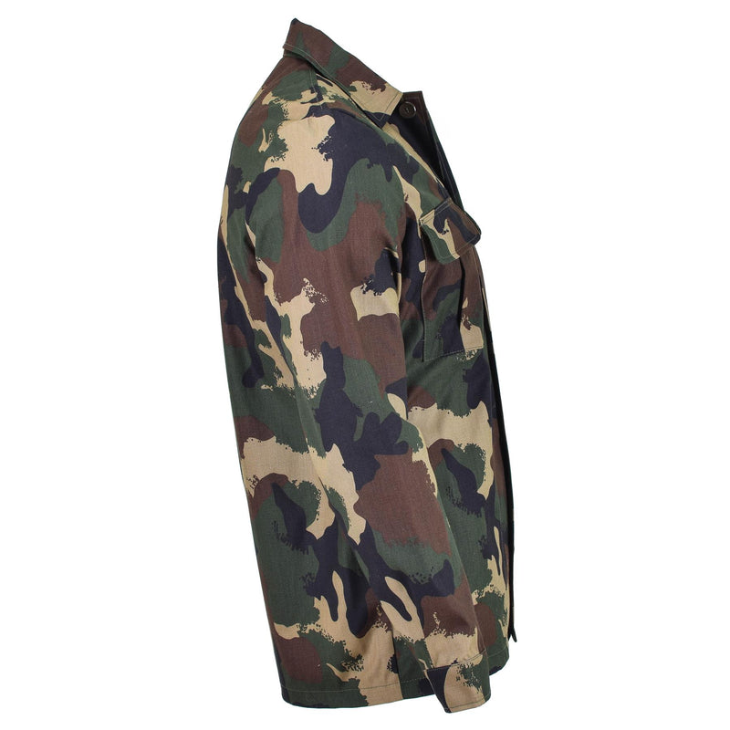 Blusa di combattimento dell'esercito ungherese originale camicia camo in surplus militare