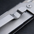Coltello tascabile pieghevole Boker Plus BabyX Lama D2 Manico in acciaio inossidabile Grigio