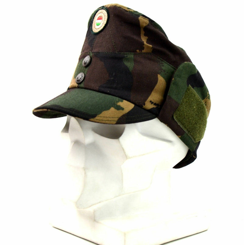 Cappello da campo militare del Cappuccio invernale mimetico ungherese con badge a colori NUOVO