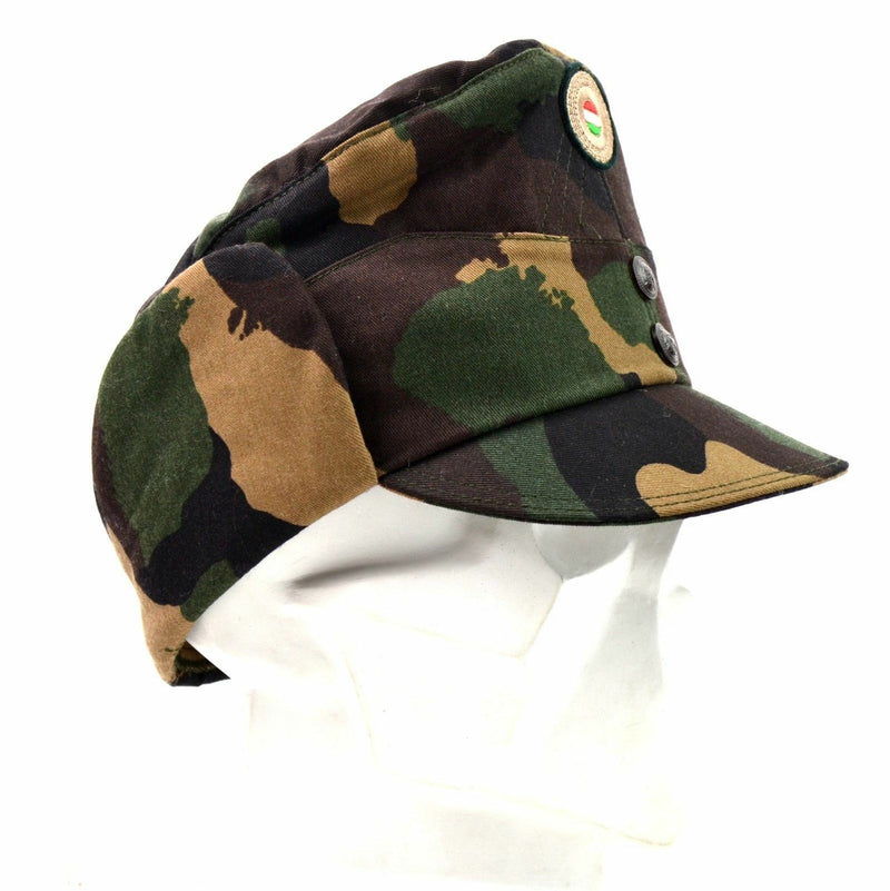 Cappello da campo militare del Cappuccio invernale mimetico ungherese con badge a colori NUOVO