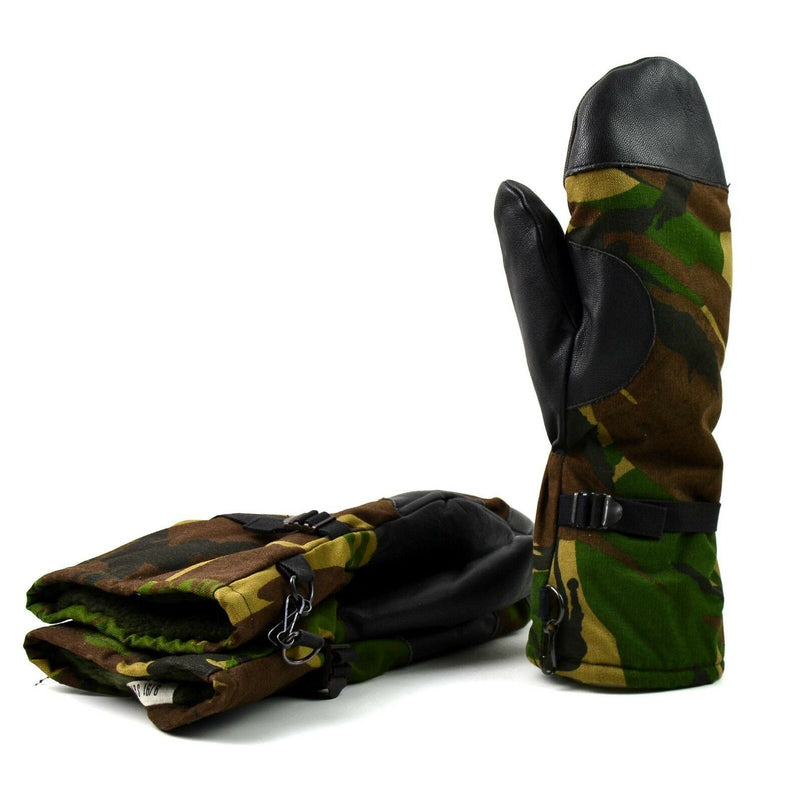 Original Dutch Army DPM Woodland Camo Mittens. Guanti militari olandesi