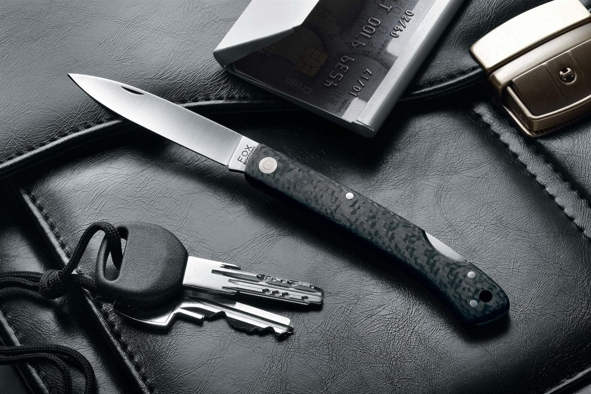 Coltello chiudibile Fox Knives Brand Italia in acciaio inox 440C manico in fibra di carbonio