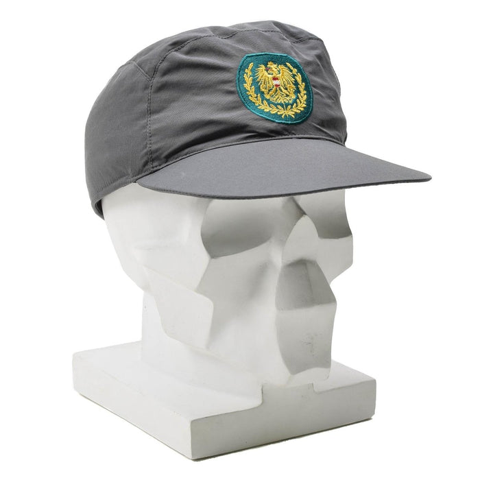 Copricapo militare austriaco con paraorecchie pieghevoli in GoreTex grigio militare autentico NUOVO - GoMilitar