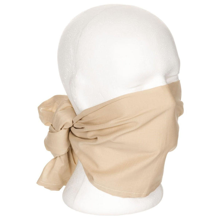 Sciarpa del deserto kaki autentica dell'esercito britannico legata come copertura per il viso su una bandana bianca con copricapo di manichino
