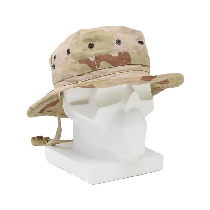 Cappello boonie autentico dell'esercito olandese in mimetica desertica con tesa larga e sottogola regolabile per uso esterno.