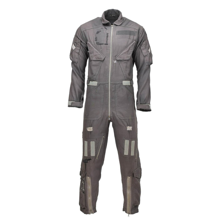 Tuta da pilota vintage dell'aeronautica olandese in surplus militare grigio usurato con tasche multiple e chiusura frontale con cerniera