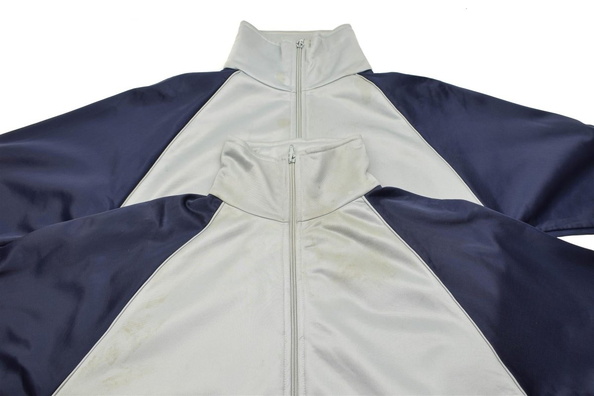 Guida sport di felpa della scuola militare vera francese che corre grigio blu grigio
