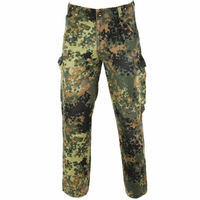 Pantaloni da combattimento mimetici flecktarn dell'esercito tedesco autentico con molteplici tasche sicure per uso militare e all'aperto.