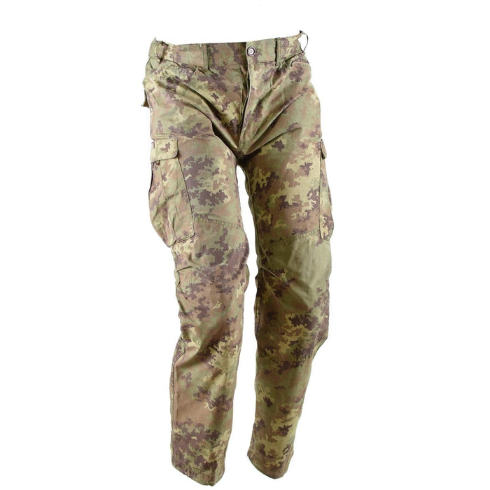 Pantaloni da combattimento ripstop originali dell'esercito italiano in mimetica Vegetato del deserto con tasche cargo e ginocchia rinforzate.