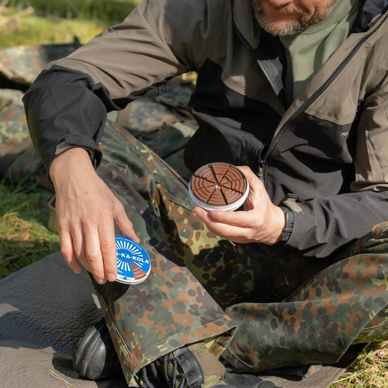 Energia tedesca cioccolato cioccolato scho-ka-kola latte intero 100 g di latta lattina blu
