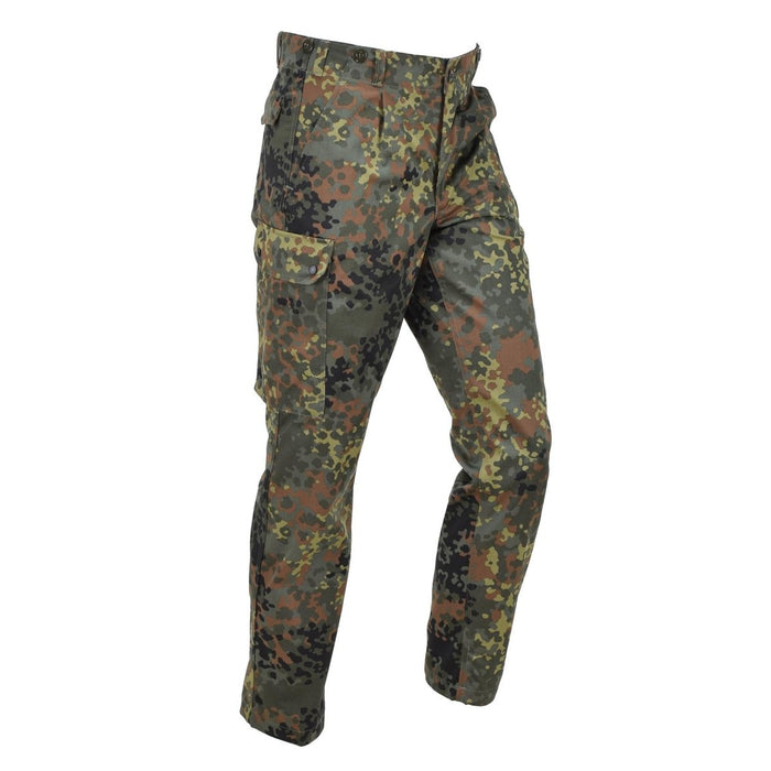 Pantaloni softair tattici leggeri da uomo Leo Köhler in mimetica Flecktarn con tasche cargo e passanti per cintura.
