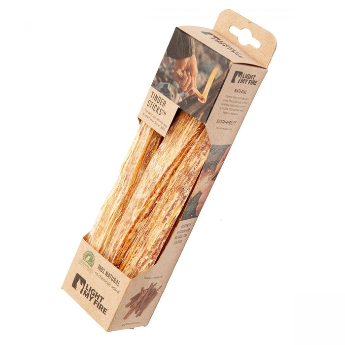 Accendifuoco naturale in bastoncini esca Light My Fire con alto contenuto di resina per accendere facilmente il fuoco all'aperto senza sostanze chimiche.