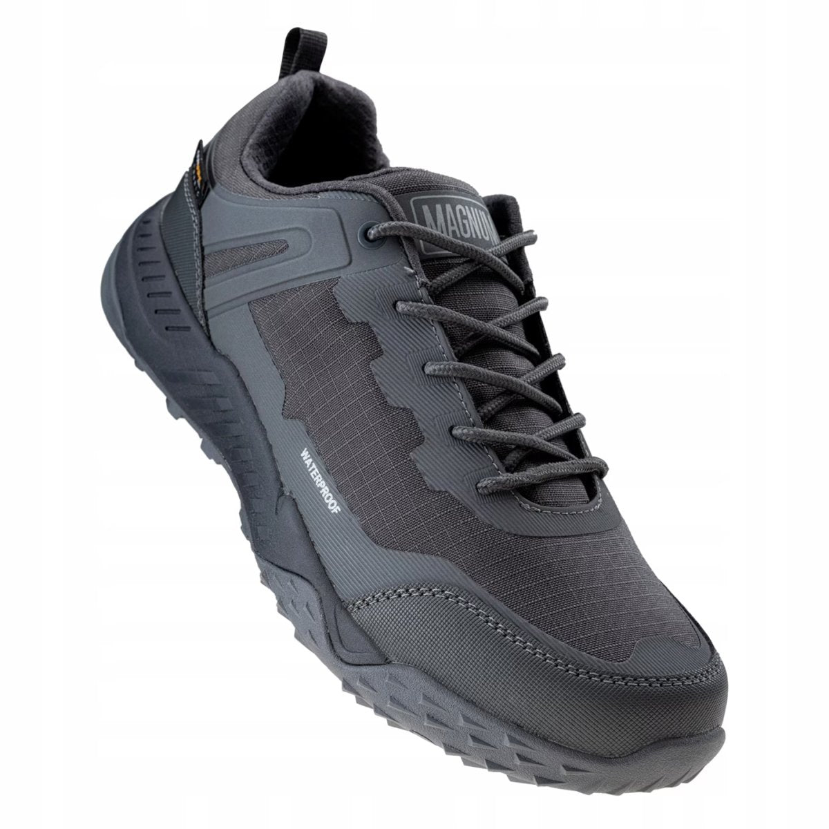 Scarponi da trekking Magnum Bondsteel Low WP impermeabili e ammortizzanti Hi Poly neri