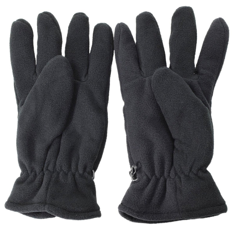 Black fleece Mil-Tec gloves with Thinsulate lining, warm and lightweight for winter and outdoor use.
