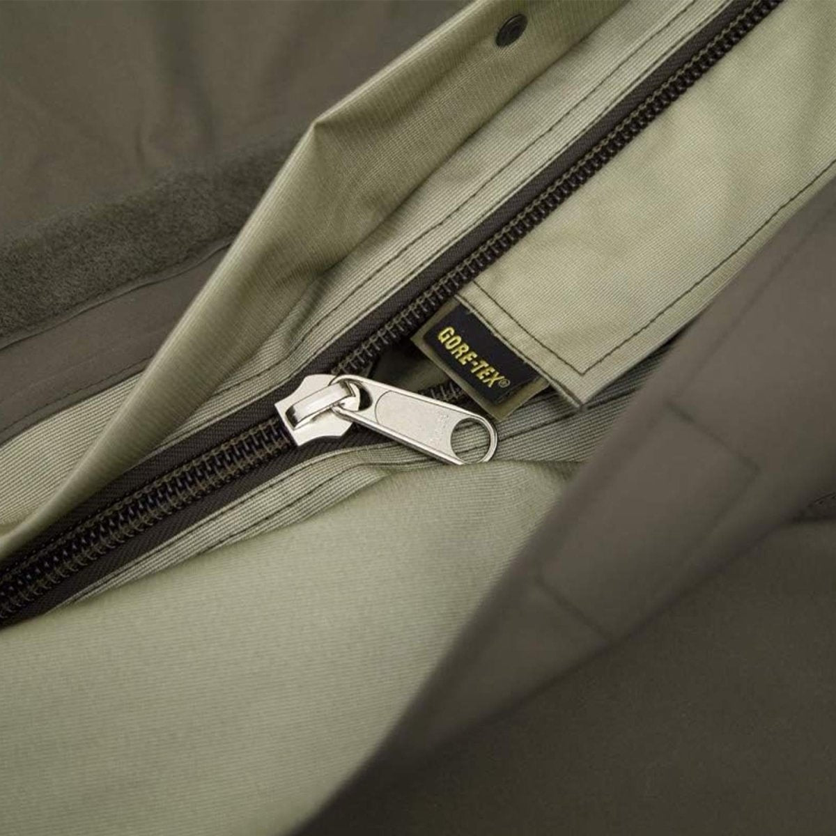 Coprisacco a pelo originale militare austriaco Gore-Tex impermeabile color oliva