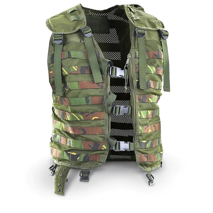 Gilet tattico militare originale olandese con sistema MOLLE in mimetica boschiva per un attacco versatile dell'attrezzatura