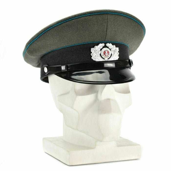 Berretto con visiera originale dell'esercito NVA della Germania dell'Est Cappello militare con visiera delle forze aeree NUOVO - GoMilitar