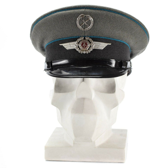 Berretto con visiera originale dell'esercito NVA della Germania dell'Est Cappello militare con visiera delle forze aeree NUOVO - GoMilitar