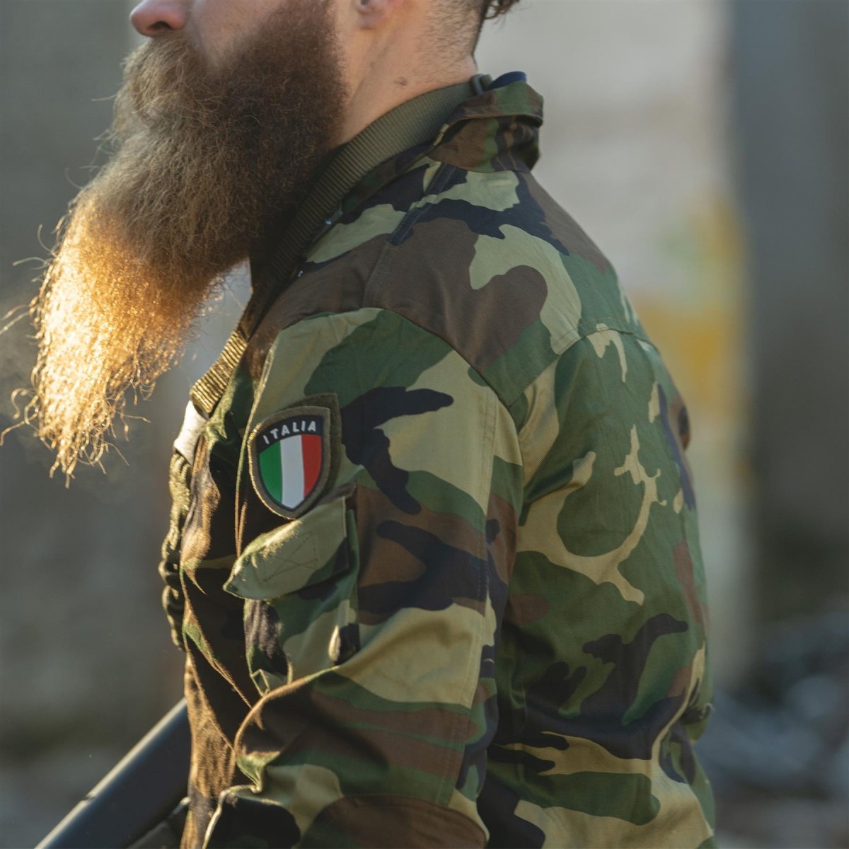 Giacca da combattimento militare originale in Italia Lightweight Woodland Camo Army Orplus Nuovo