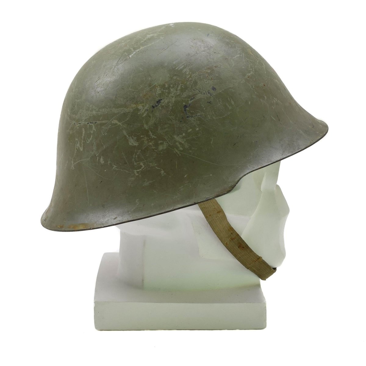 Casco in acciaio tattico serbo originale con oliva chinstrap di cambio da combattimento di rivestimento