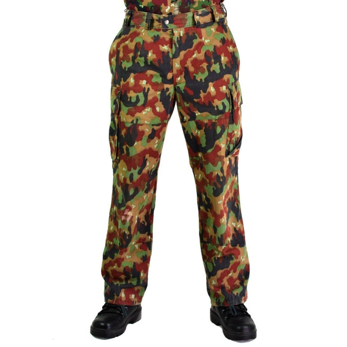 Pantaloni originali dell'esercito svizzero M83 pantaloni da campo Alpenflage Camo NUOVO - GoMilitar