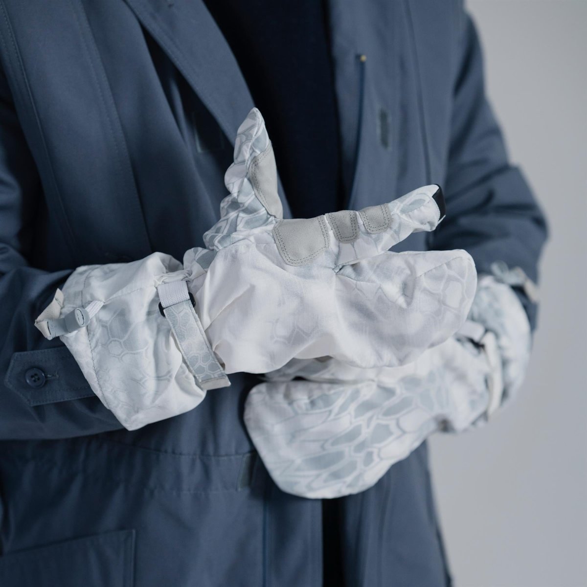Guanti tattici leggeri originali dell'esercito americano touchscreen bianco mimetico