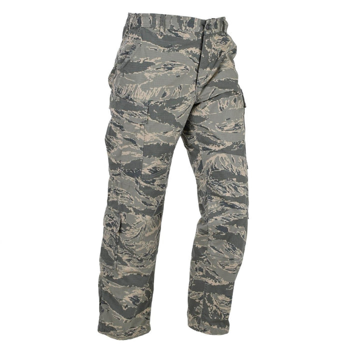 Pantaloni da campo militari originali degli Stati Uniti in mimetica a strisce tigrate digitali con resistente tessuto ripstop e tasche cargo multiple.