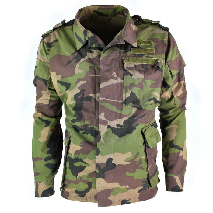 Giubbotto da campo vintage originale dell'esercito slovacco M97 mimetico con tasche multiple e dettagli di design militare