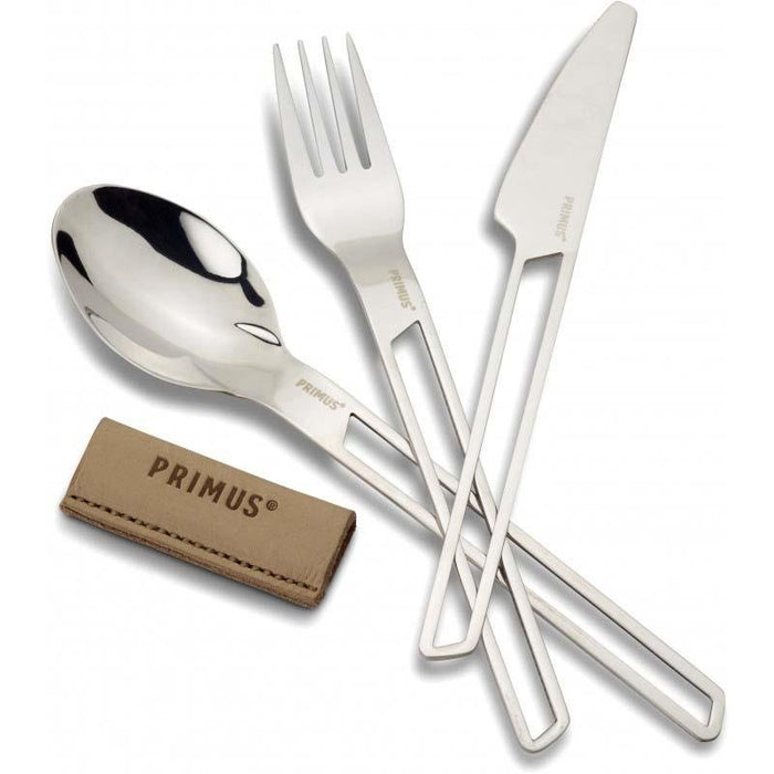 Set di posate da campeggio leggero in acciaio inossidabile con coltello, forchetta, cucchiaio e custodia in pelle di Primus.