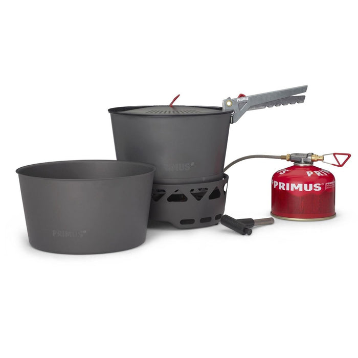 Set da cucina da campeggio per esterni Primus PrimeTech da 2,3 litri con pentole, scambiatore di calore, coperchio, pinza per pentole e tanica per carburante.