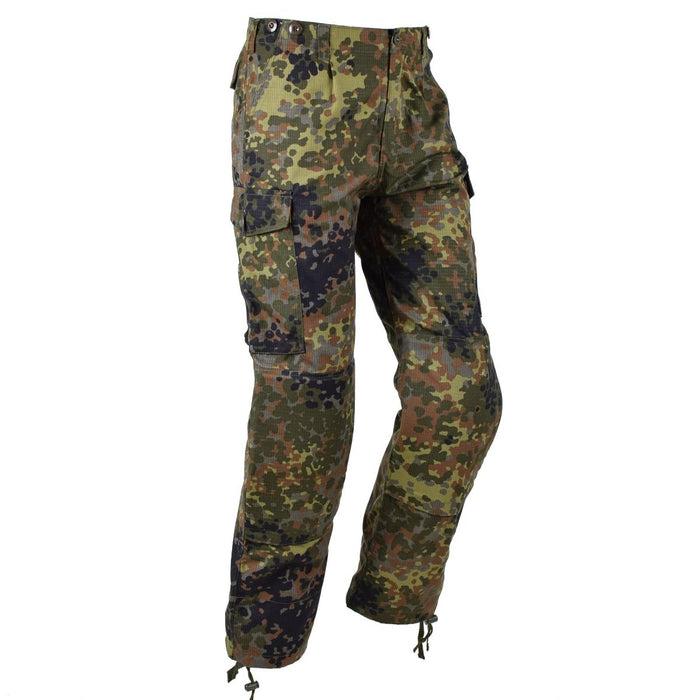 TACGEAR Pantaloni da combattimento cargo mimetici flecktarn in stile esercito tedesco con tessuto ripstop e tasche multiple per uso tattico.