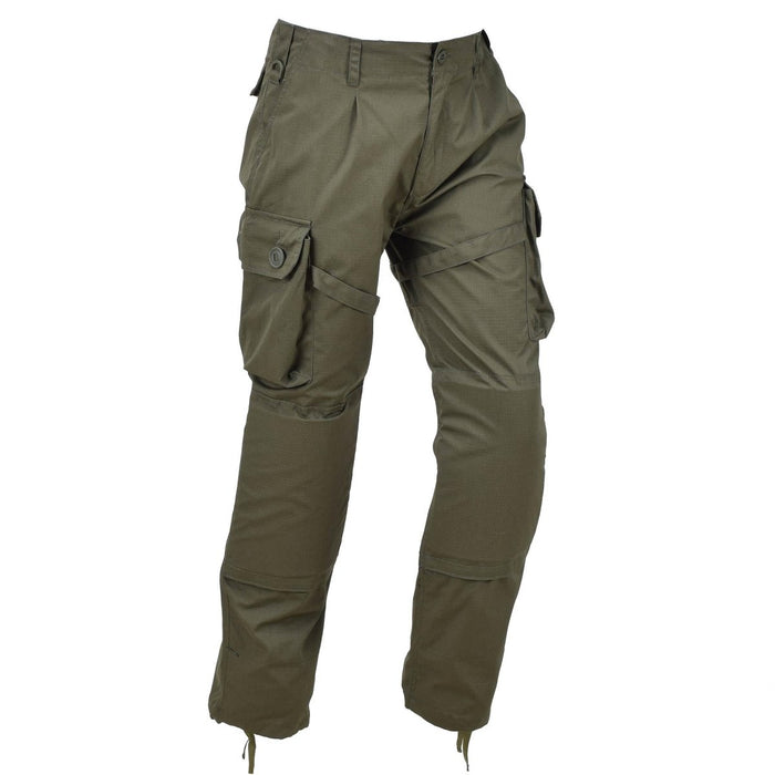 Pantaloni cargo militari TACGEAR verde oliva con tessuto ripstop, ginocchia rinforzate e molteplici tasche tattiche per resistenza e stoccaggio