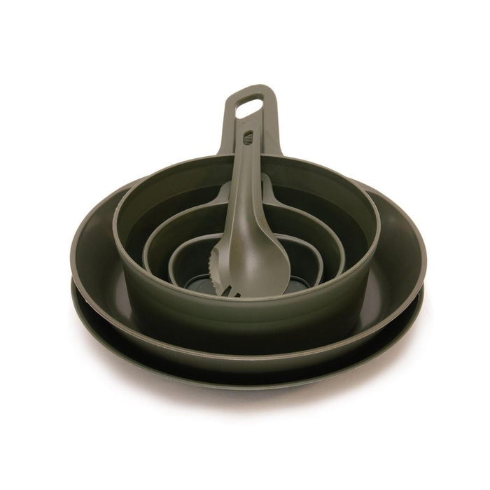 KIT EXPLORER Wildo verde oliva con piatti impilabili, ciotole e un set di stoviglie da campeggio leggero e senza BPA.